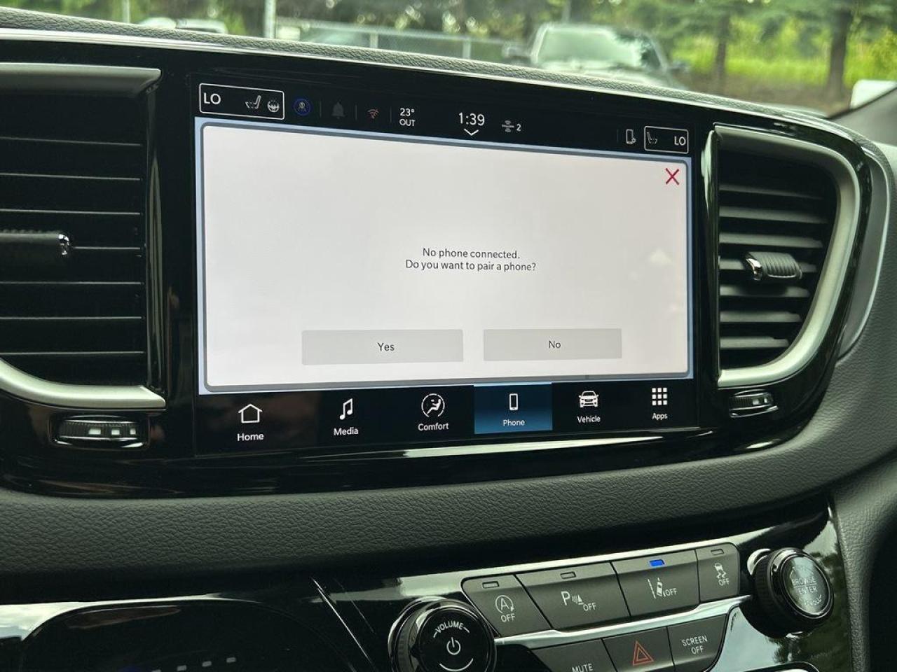 2025 Chrysler Grand Caravan SXT Front-Wheel Drive Passenger Van Photo