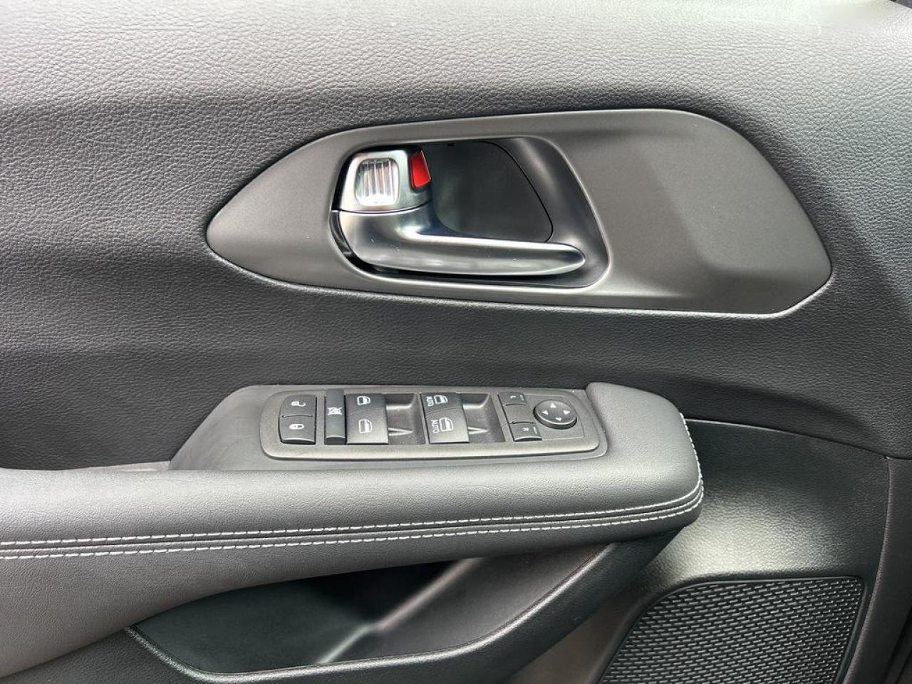 2025 Chrysler Grand Caravan SXT Front-Wheel Drive Passenger Van Photo