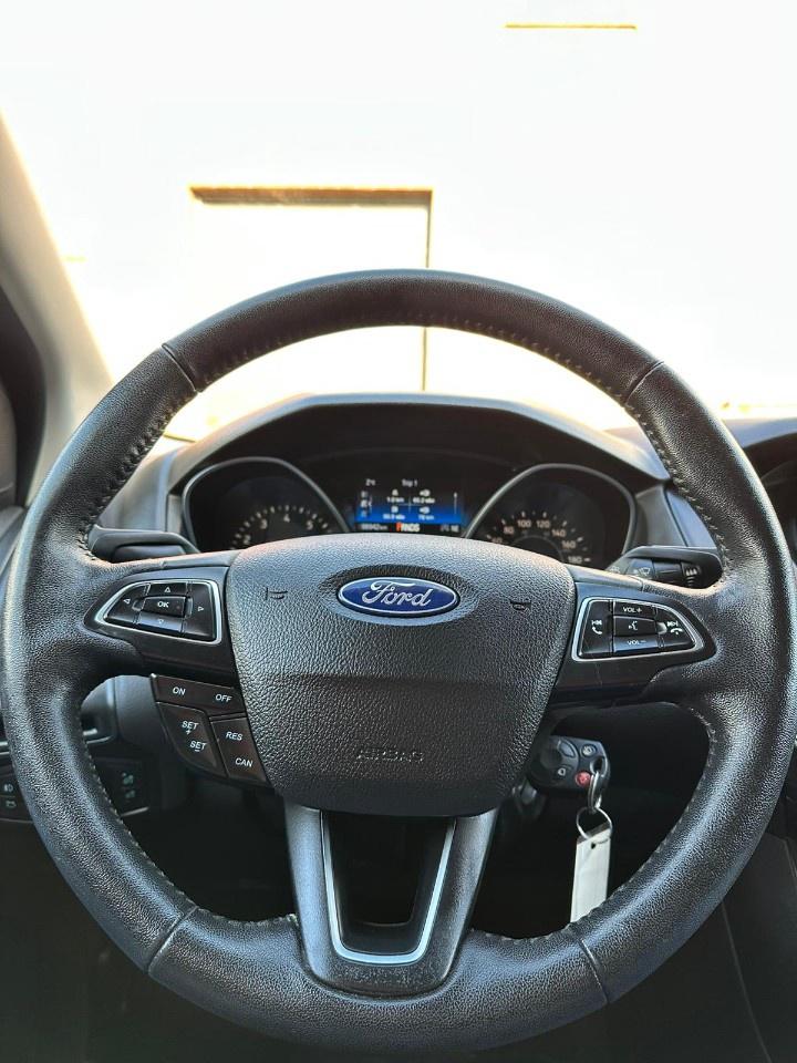 2018 Ford Focus SE SEDAN Photo