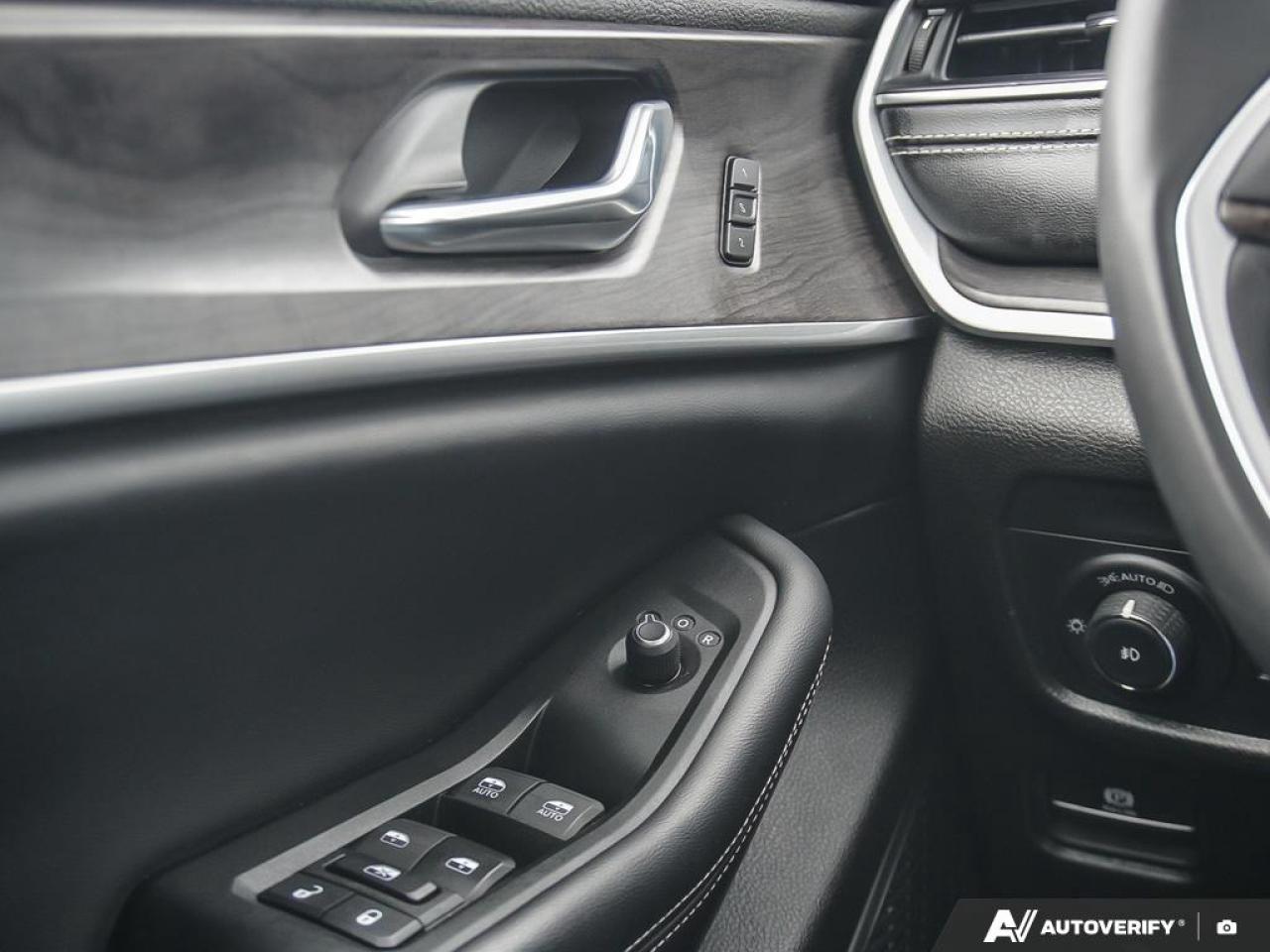 2024 Jeep Grand Cherokee L Limited 4dr 4x4 Photo