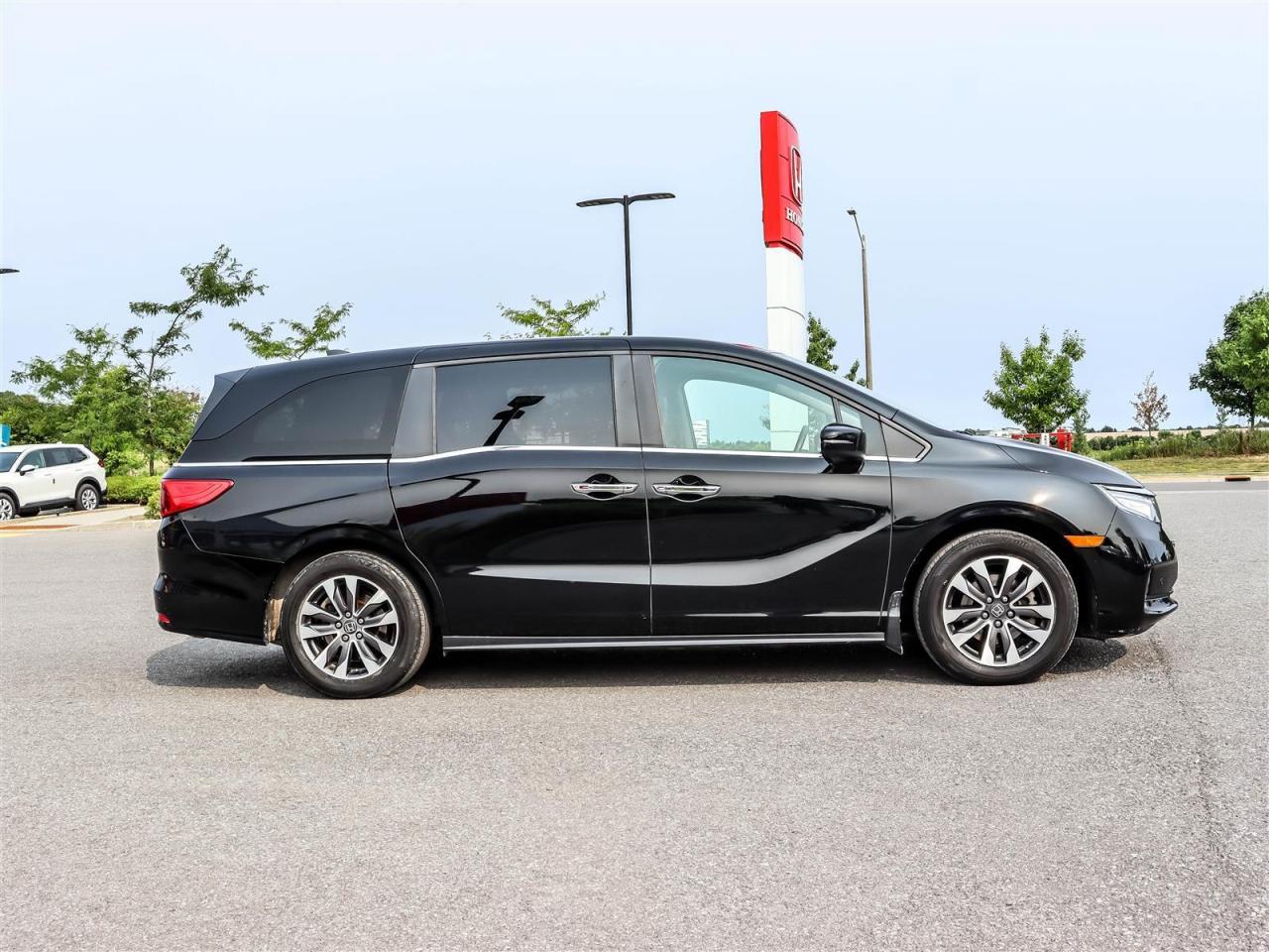 2022 Honda Odyssey  Photo2