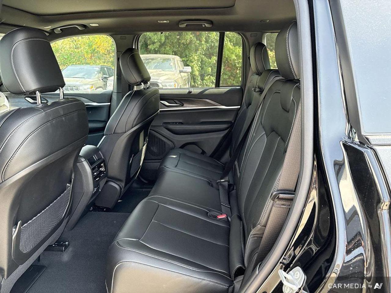 2025 Jeep Grand Cherokee Limited 4dr 4x4 Photo