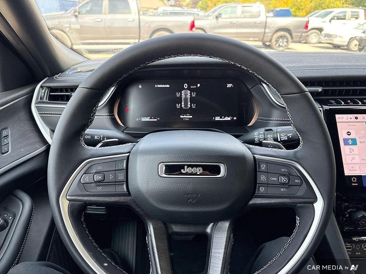 2025 Jeep Grand Cherokee Limited 4dr 4x4 Photo