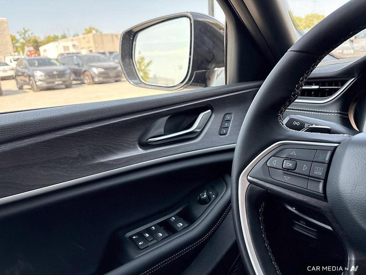 2025 Jeep Grand Cherokee Limited 4dr 4x4 Photo