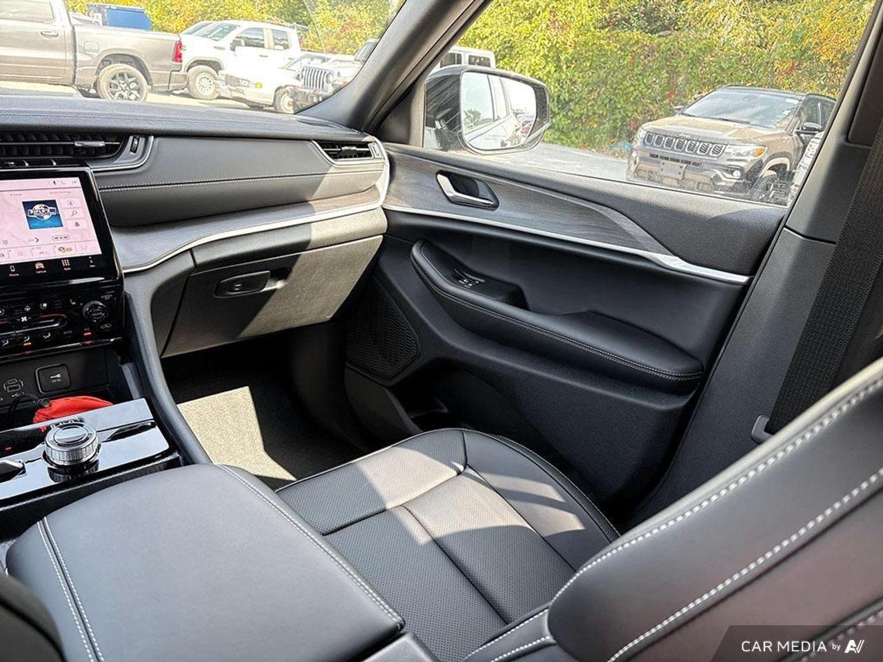 2025 Jeep Grand Cherokee Limited 4dr 4x4 Photo