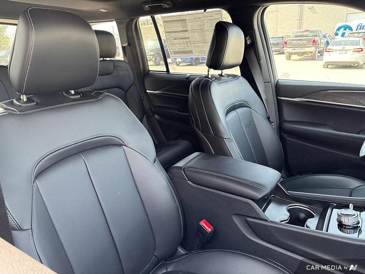 2025 Jeep Grand Cherokee Limited 4dr 4x4 Photo