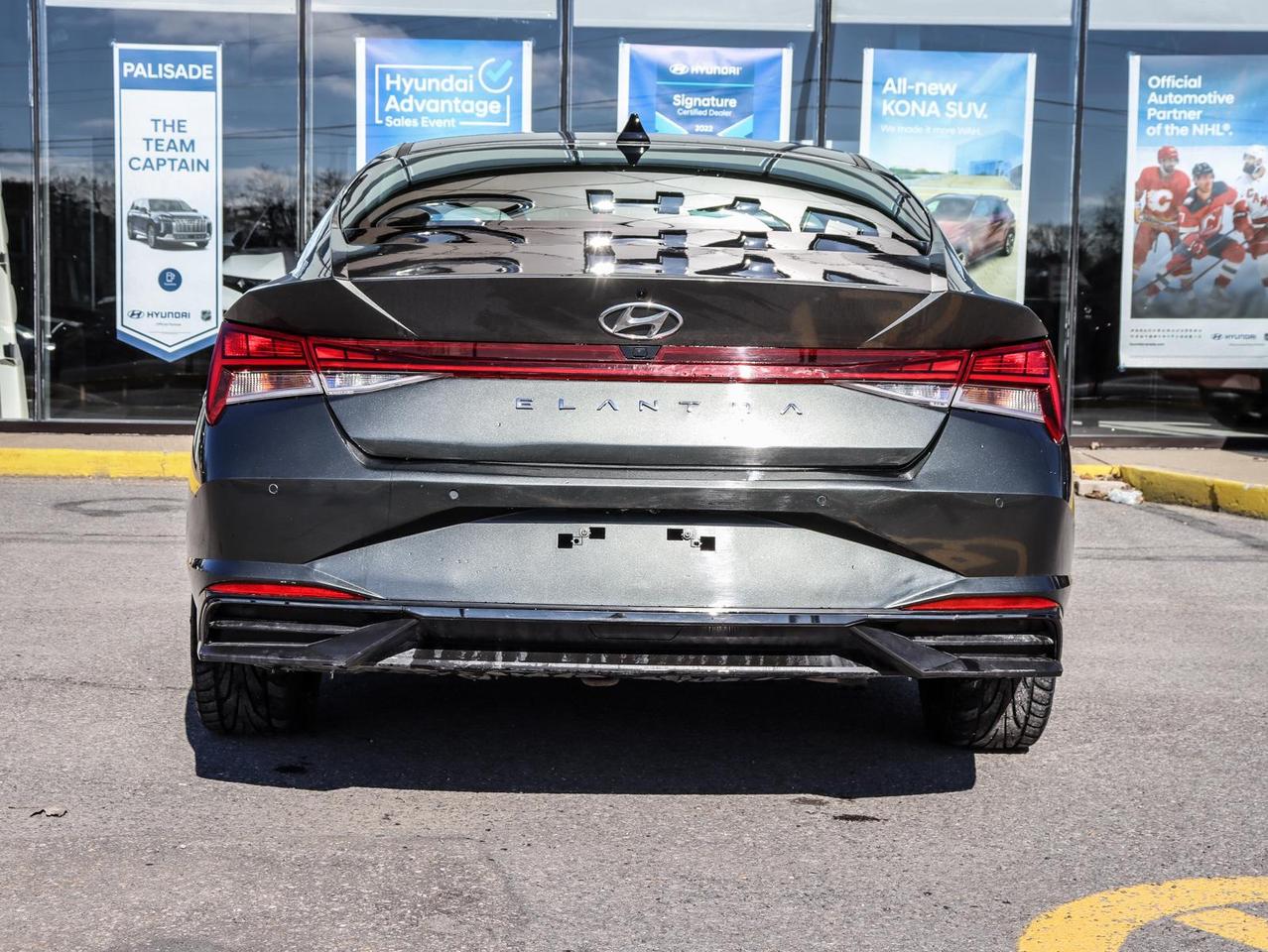 2022 Hyundai Elantra Ultimate Tech w/Two-Tone Interior 4dr Sedan Photo