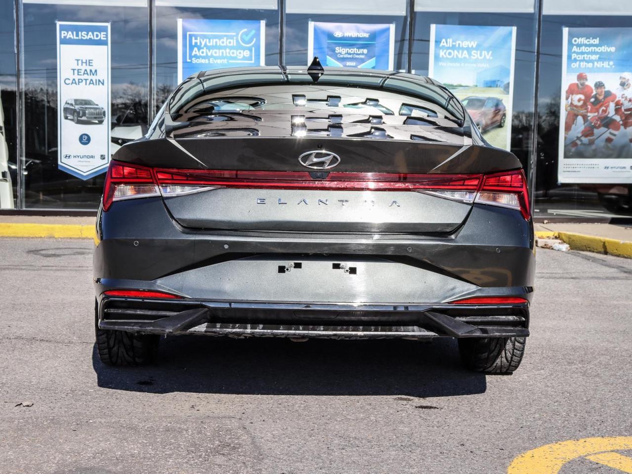 2022 Hyundai Elantra Ultimate Tech w/Two-Tone Interior 4dr Sedan Photo