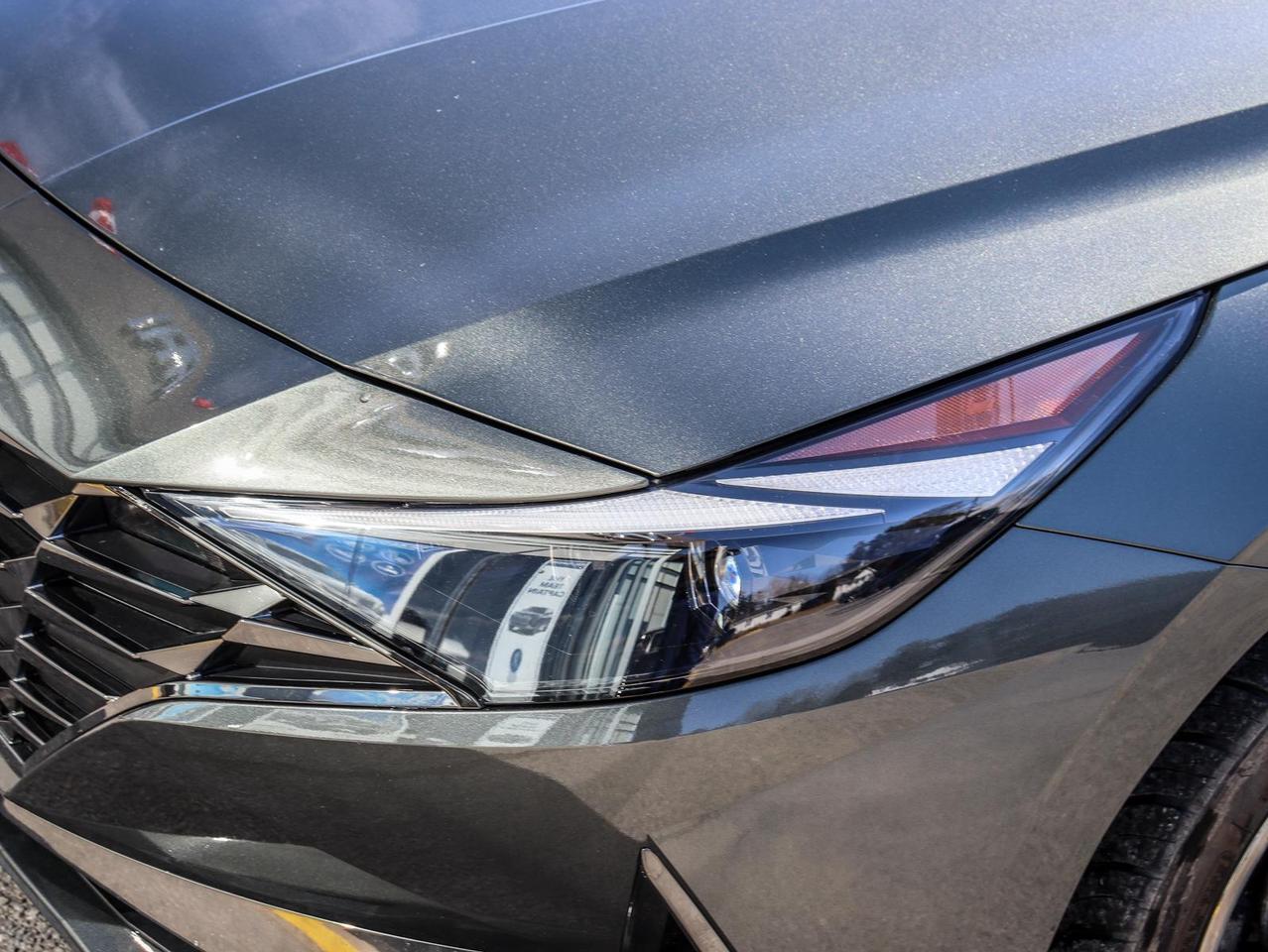 2022 Hyundai Elantra Ultimate Tech w/Two-Tone Interior 4dr Sedan Photo