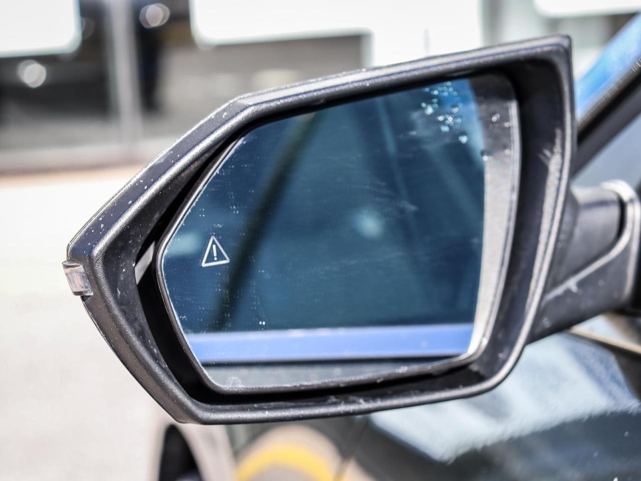 2022 Hyundai Elantra Ultimate Tech w/Two-Tone Interior 4dr Sedan Photo