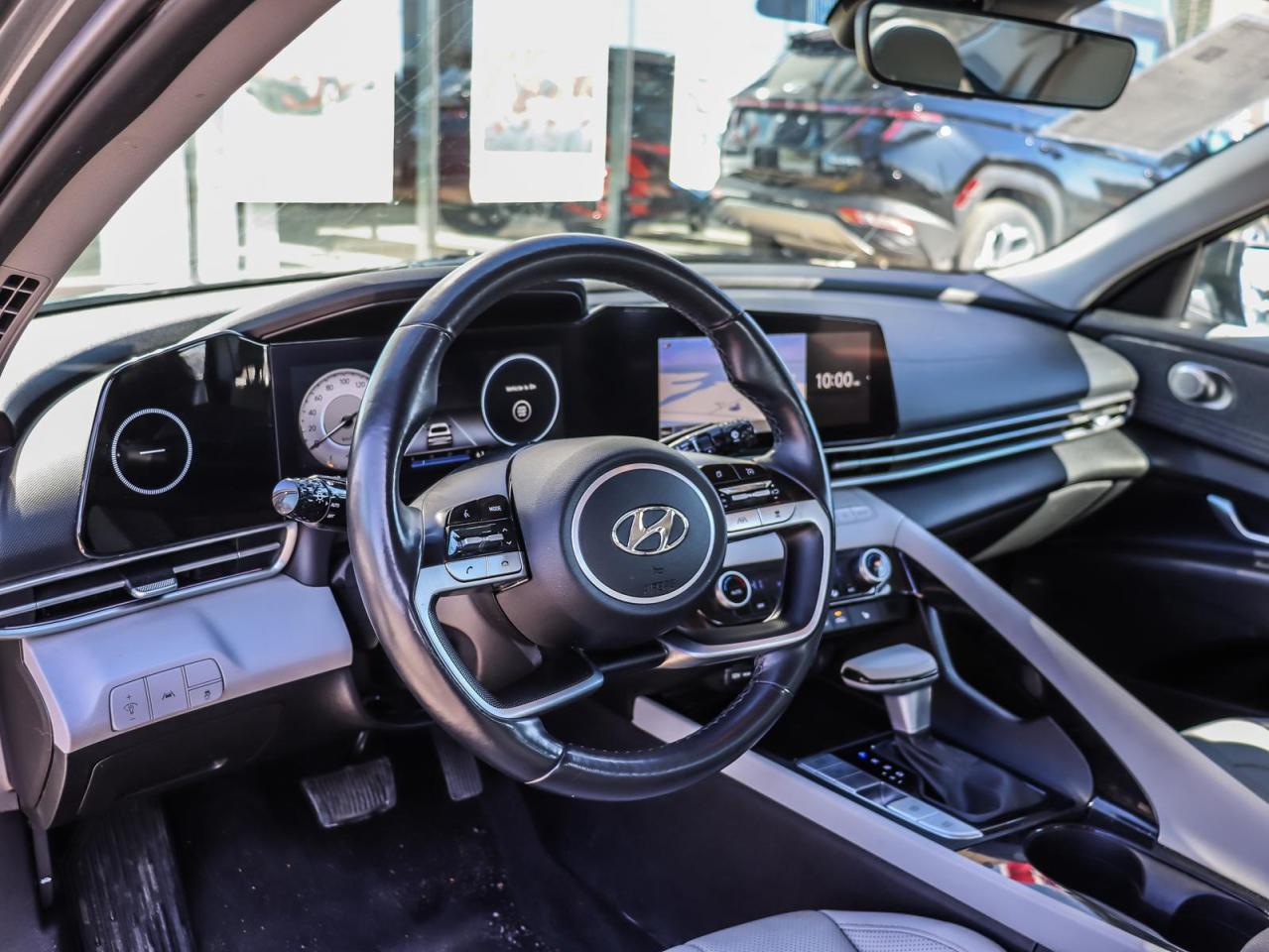 2022 Hyundai Elantra Ultimate Tech w/Two-Tone Interior 4dr Sedan Photo