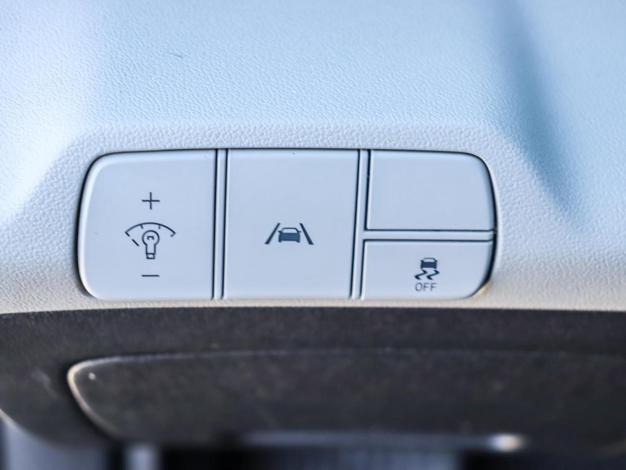 2022 Hyundai Elantra Ultimate Tech w/Two-Tone Interior 4dr Sedan Photo