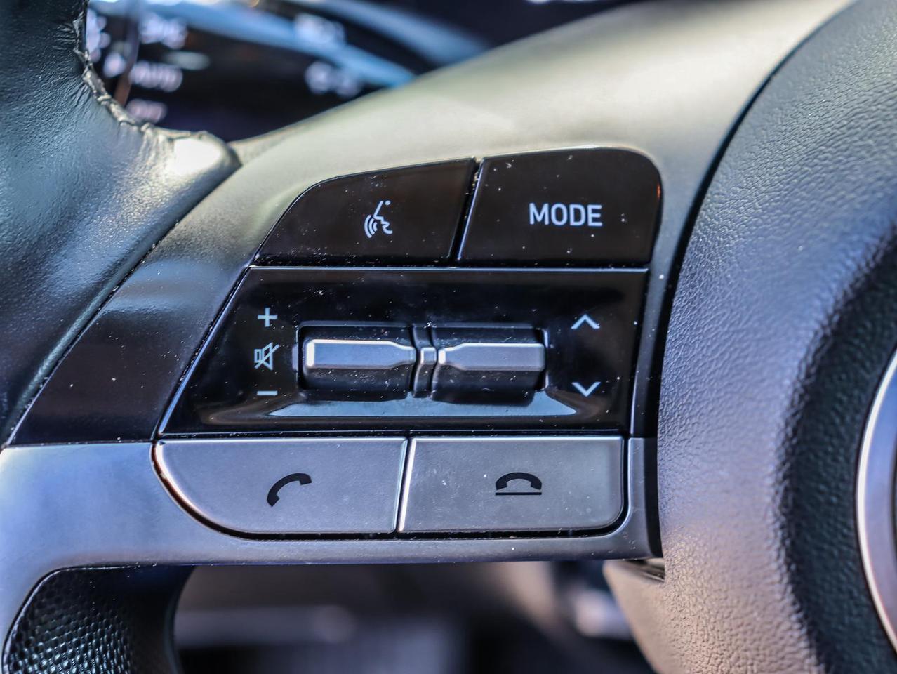 2022 Hyundai Elantra Ultimate Tech w/Two-Tone Interior 4dr Sedan Photo