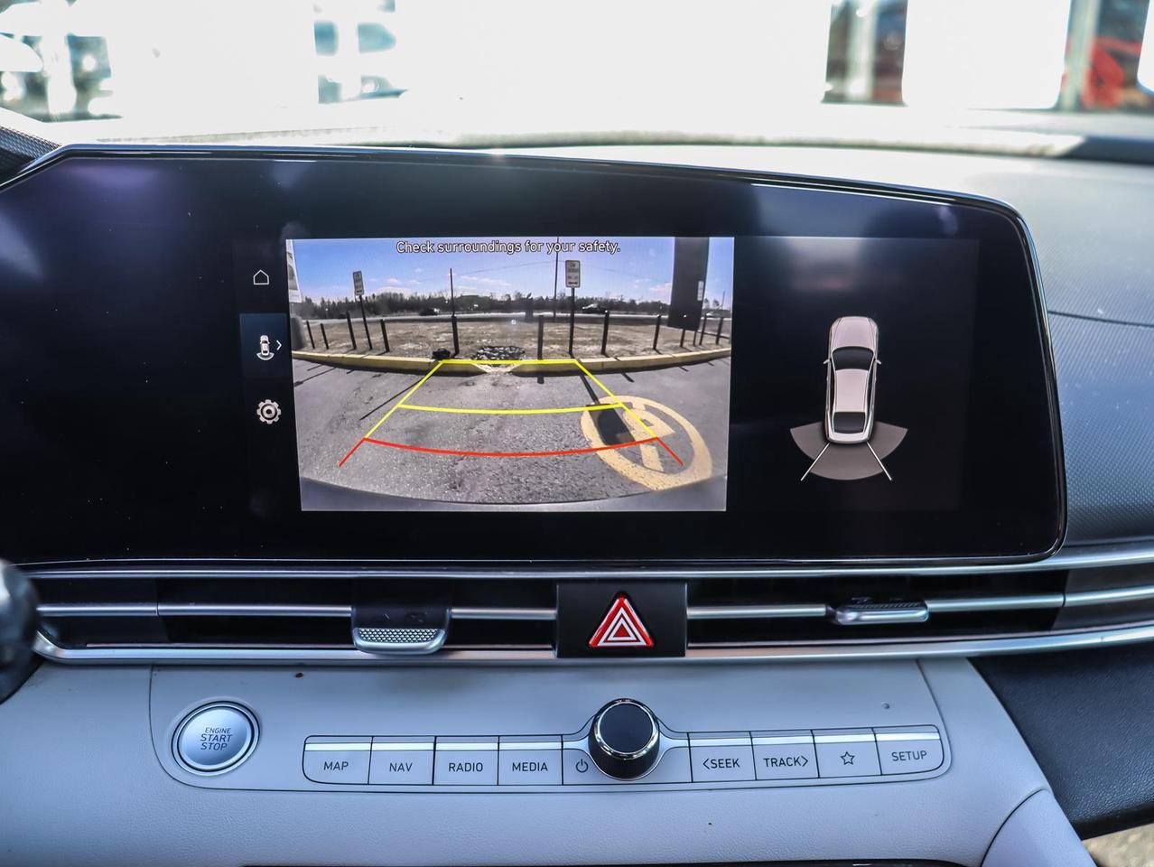 2022 Hyundai Elantra Ultimate Tech w/Two-Tone Interior 4dr Sedan Photo