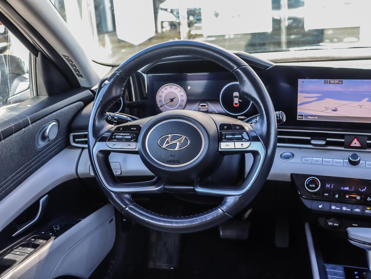 2022 Hyundai Elantra Ultimate Tech w/Two-Tone Interior 4dr Sedan Photo