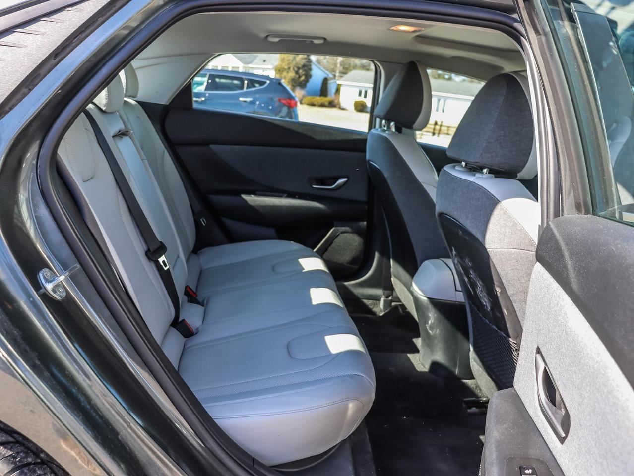 2022 Hyundai Elantra Ultimate Tech w/Two-Tone Interior 4dr Sedan Photo