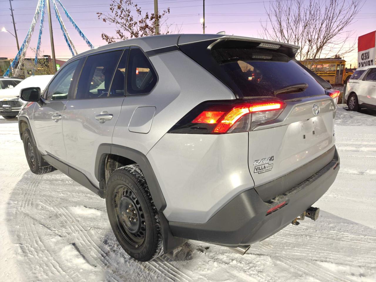 2022 Toyota RAV4 LE 4dr All-wheel Drive Photo