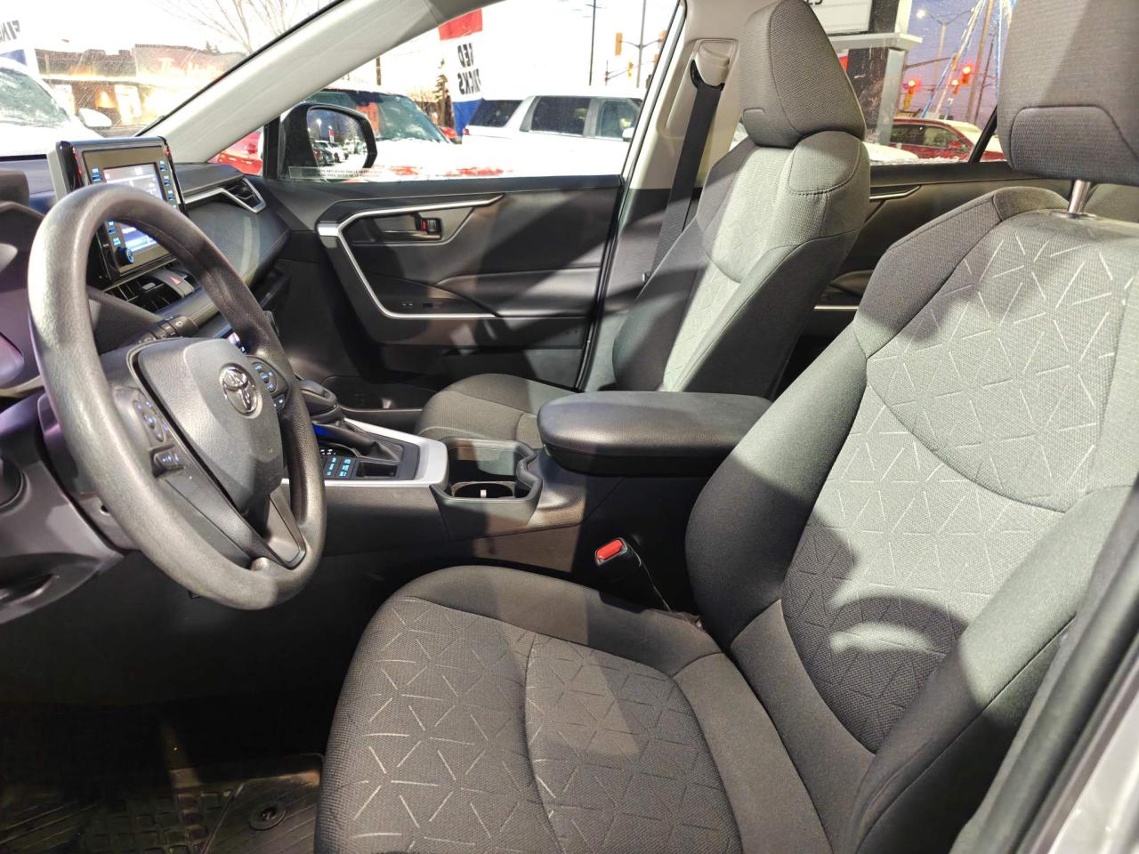 2022 Toyota RAV4 LE 4dr All-wheel Drive Photo