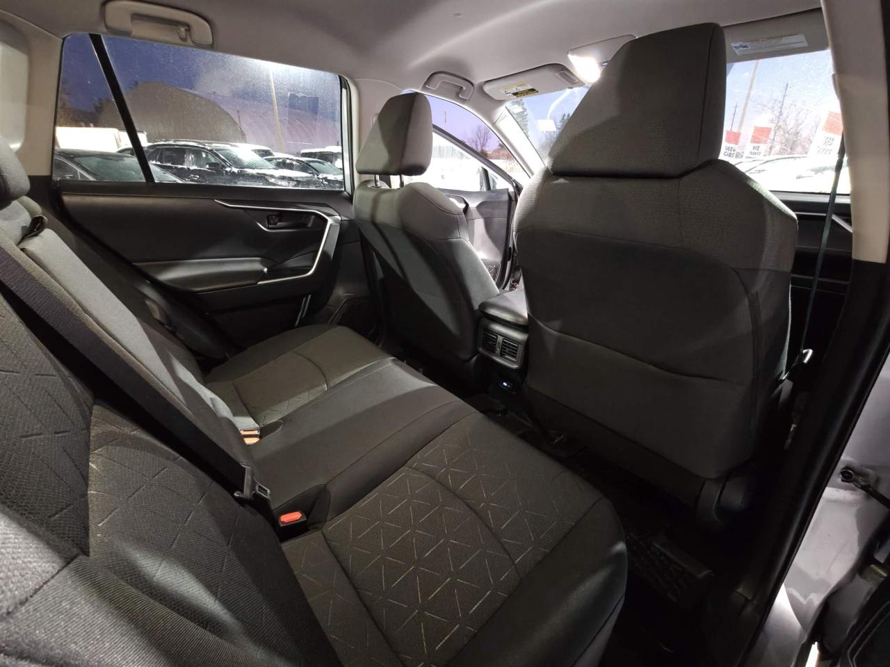 2022 Toyota RAV4 LE 4dr All-wheel Drive Photo