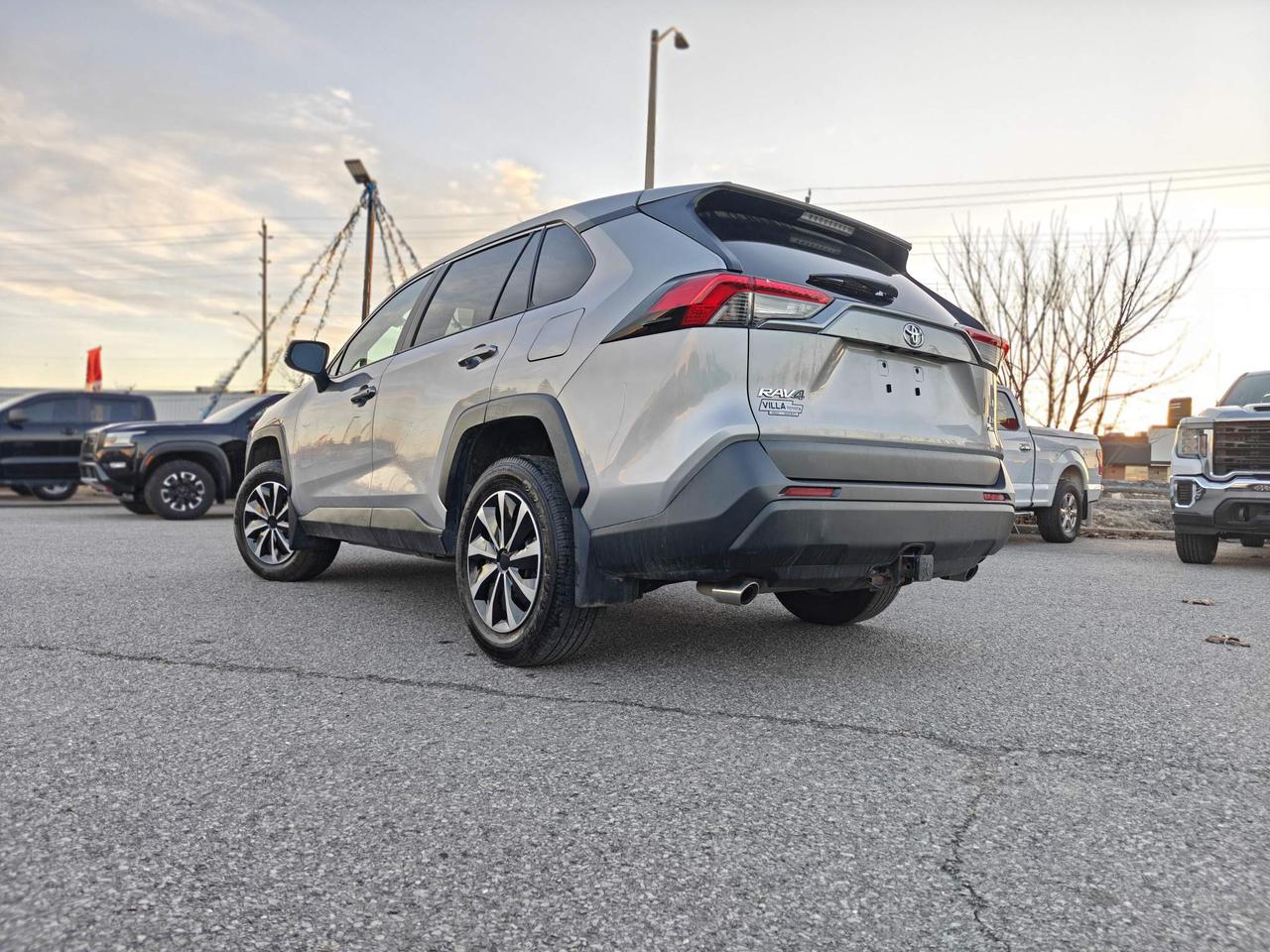 2022 Toyota RAV4 LE 4dr All-wheel Drive Photo
