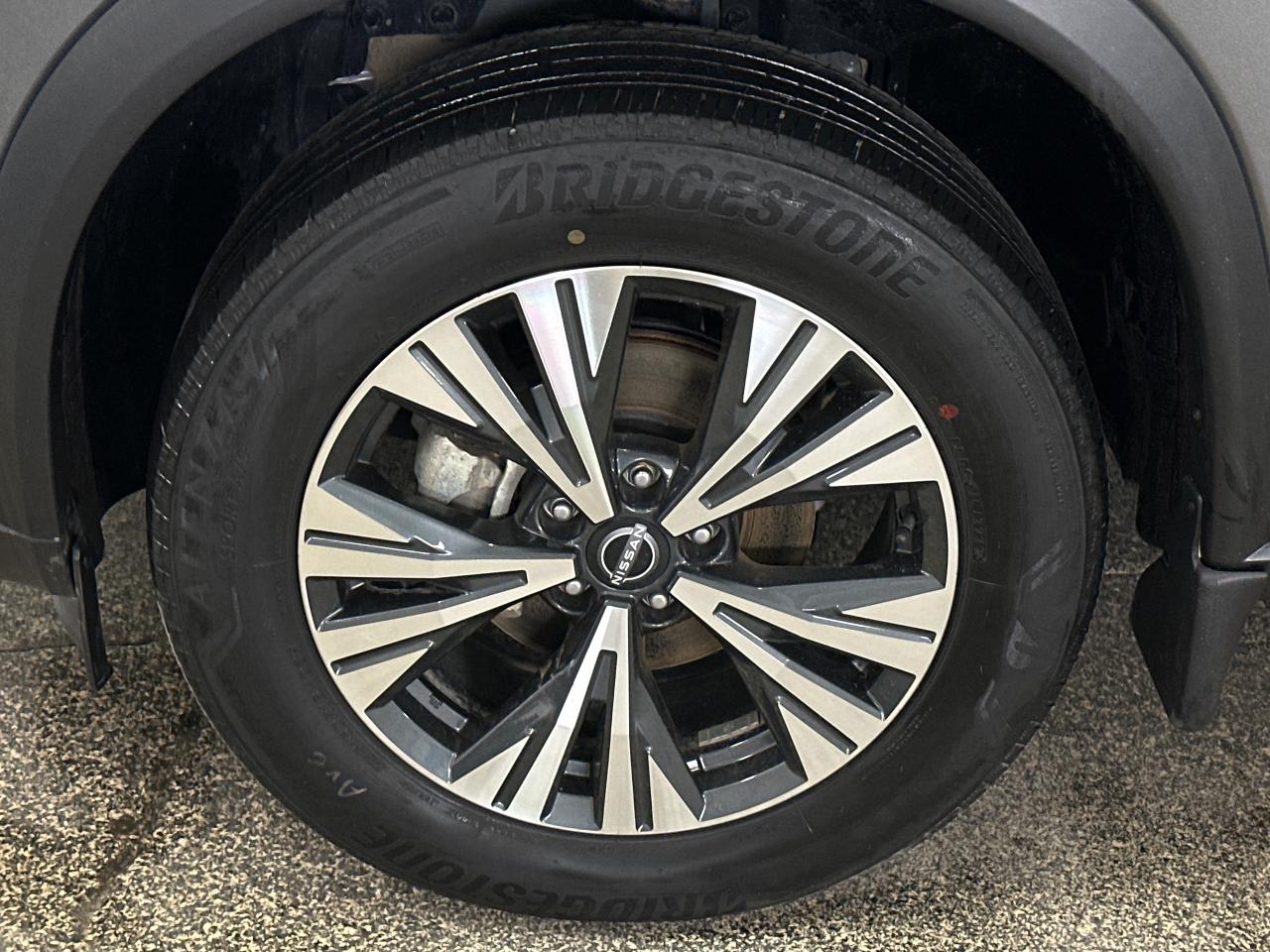 2023 Nissan Rogue SV Moonroof 4dr All-Wheel Drive Sport Utility Photo