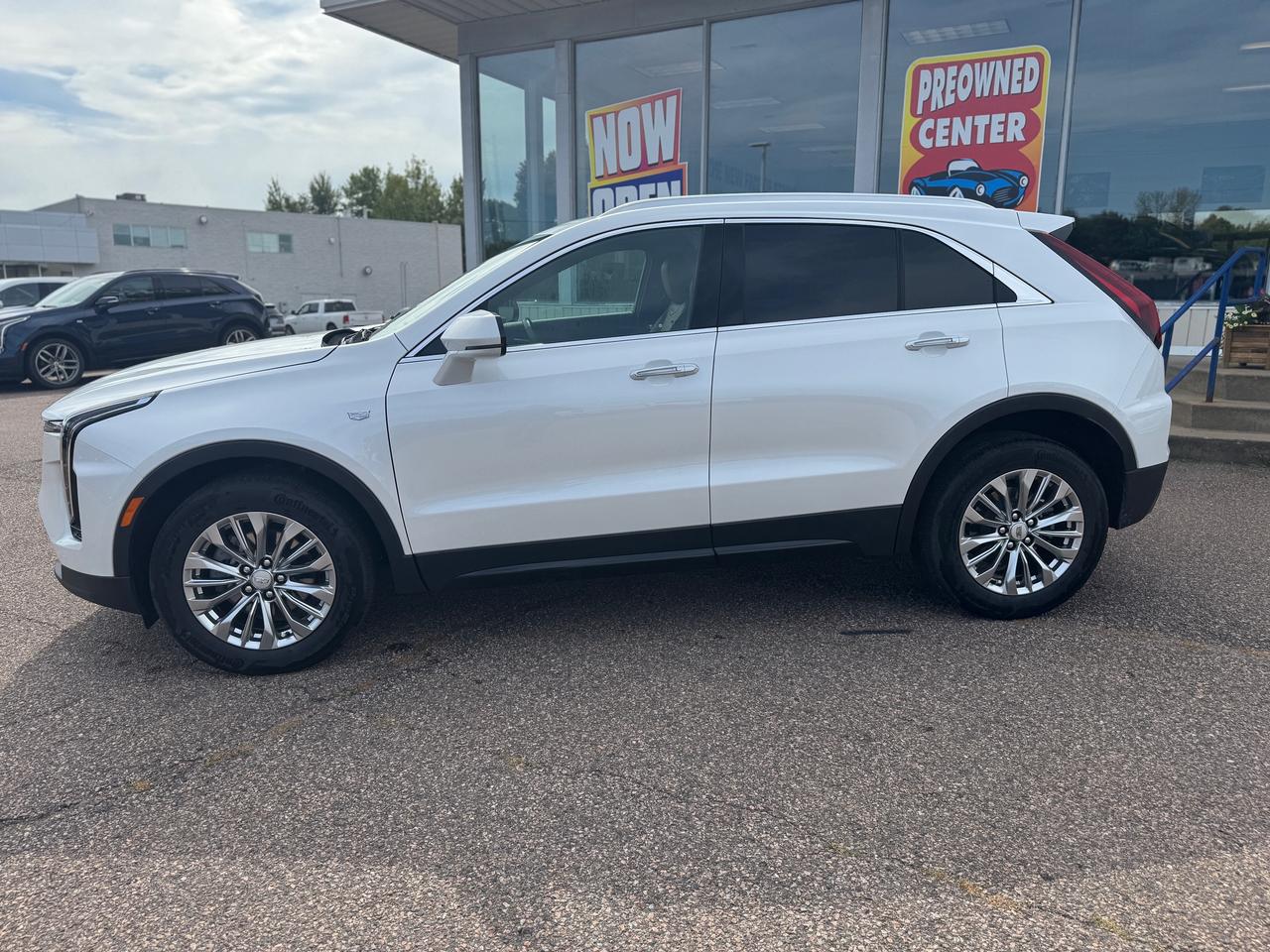 2024 Cadillac XT4 Premium Luxury 4dr All-Wheel Drive Photo5