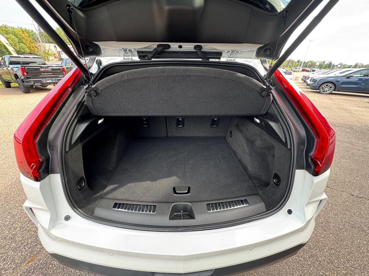 2024 Cadillac XT4 Premium Luxury 4dr All-Wheel Drive Photo