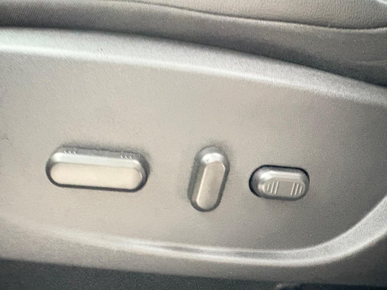 2018 Ford Escape SEL 4dr 4x4 Photo