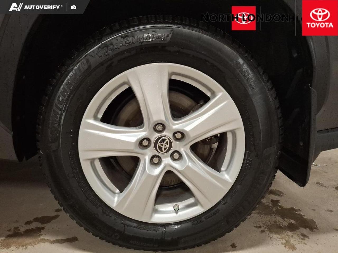 2023 Toyota Highlander Hybrid LE 4dr All-Wheel Drive Photo