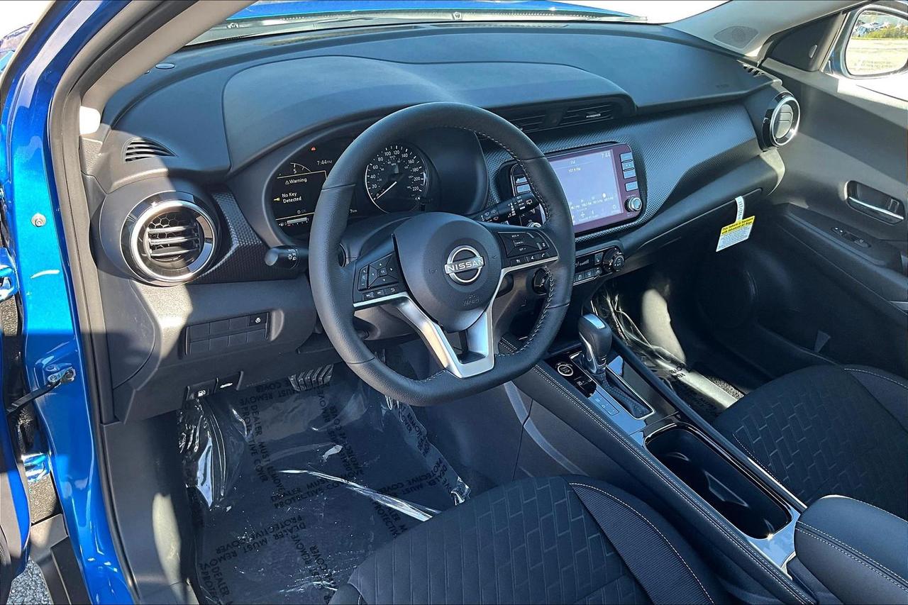 2025 Nissan Kicks Play SV 4dr Front-Wheel Drive Photo