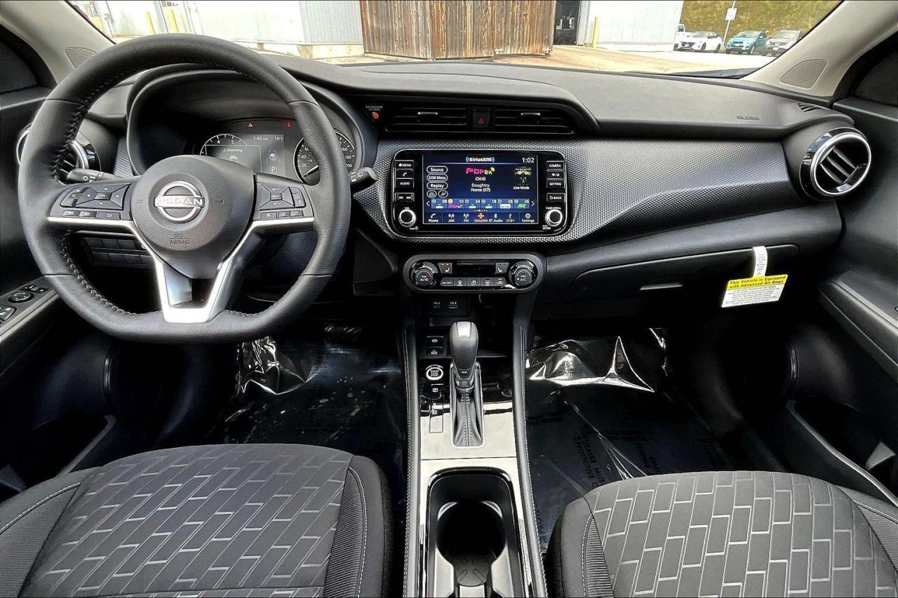 2025 Nissan Kicks Play SV 4dr Front-Wheel Drive Photo4