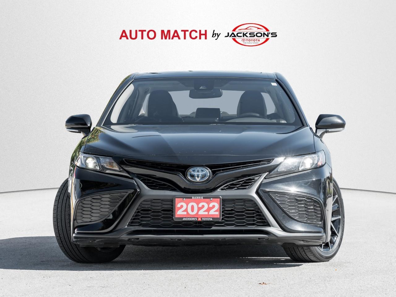 2022 Toyota Camry Hybrid SE 4dr Sedan Photo