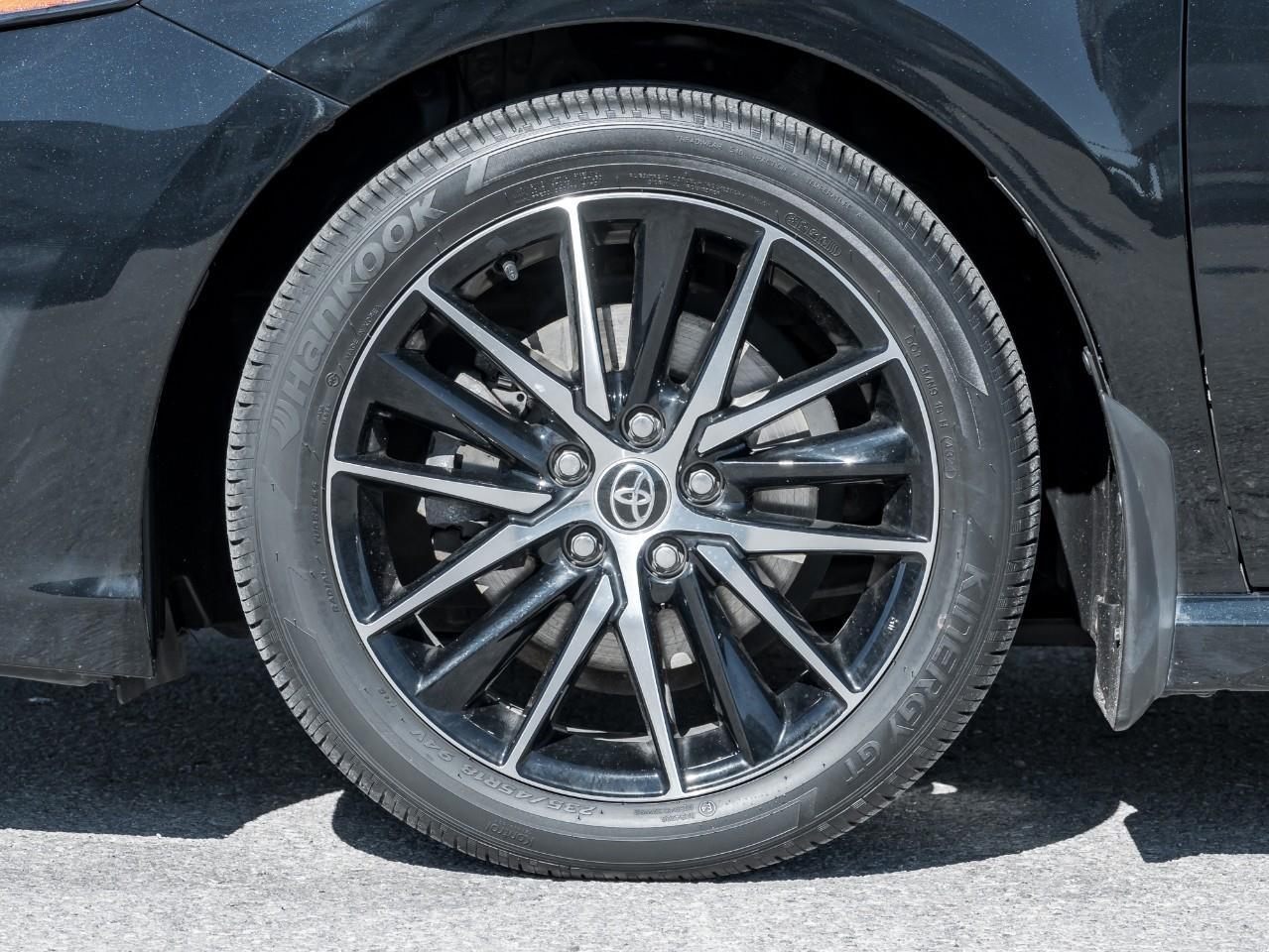 2022 Toyota Camry Hybrid SE 4dr Sedan Photo3