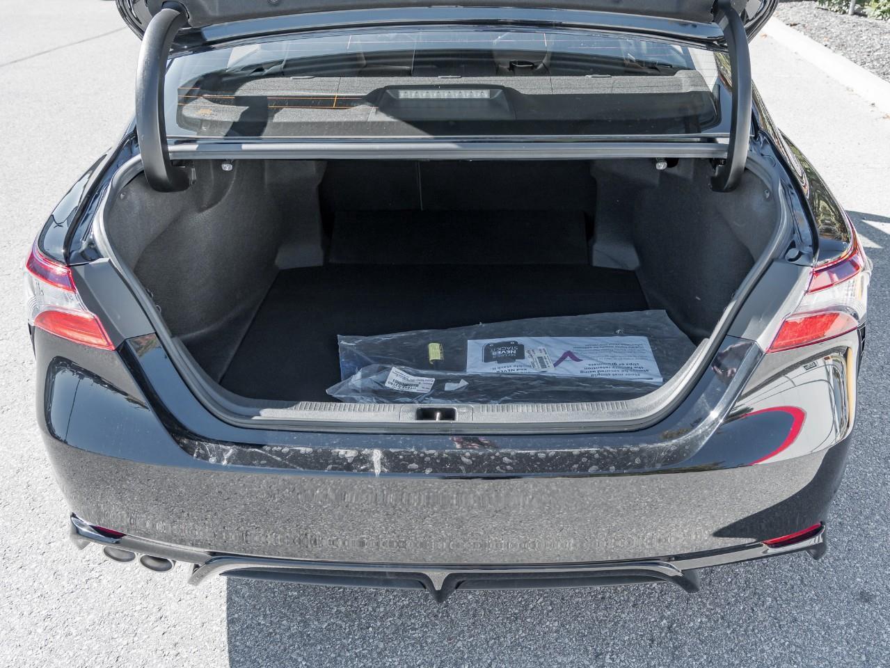 2022 Toyota Camry Hybrid SE 4dr Sedan Photo