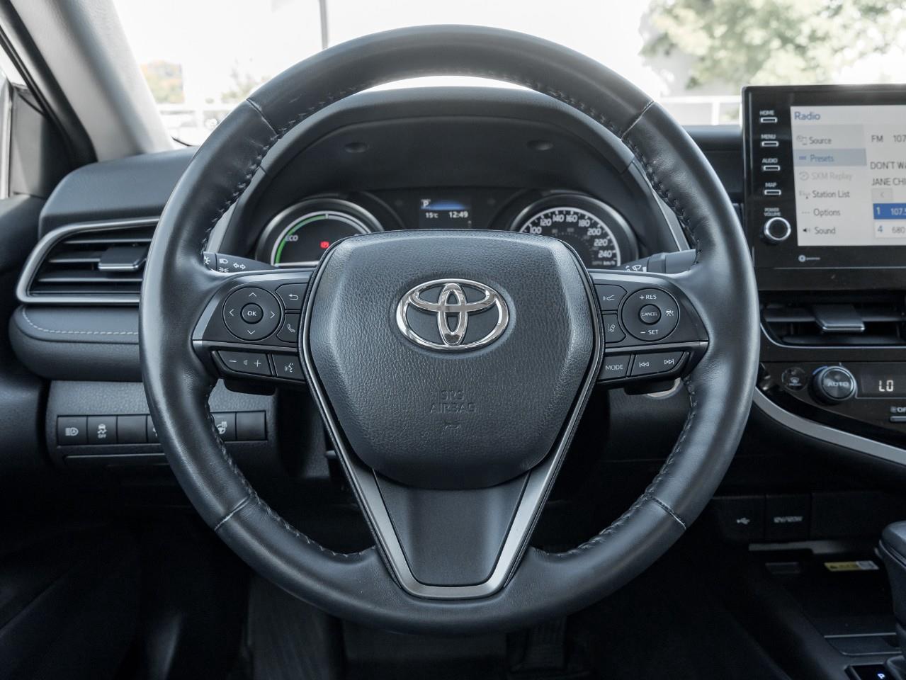 2022 Toyota Camry Hybrid SE 4dr Sedan Photo