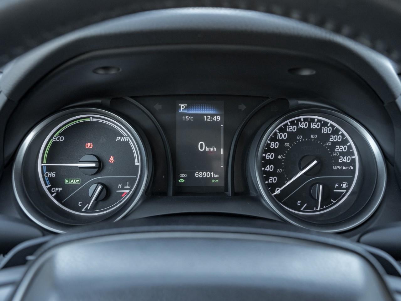 2022 Toyota Camry Hybrid SE 4dr Sedan Photo