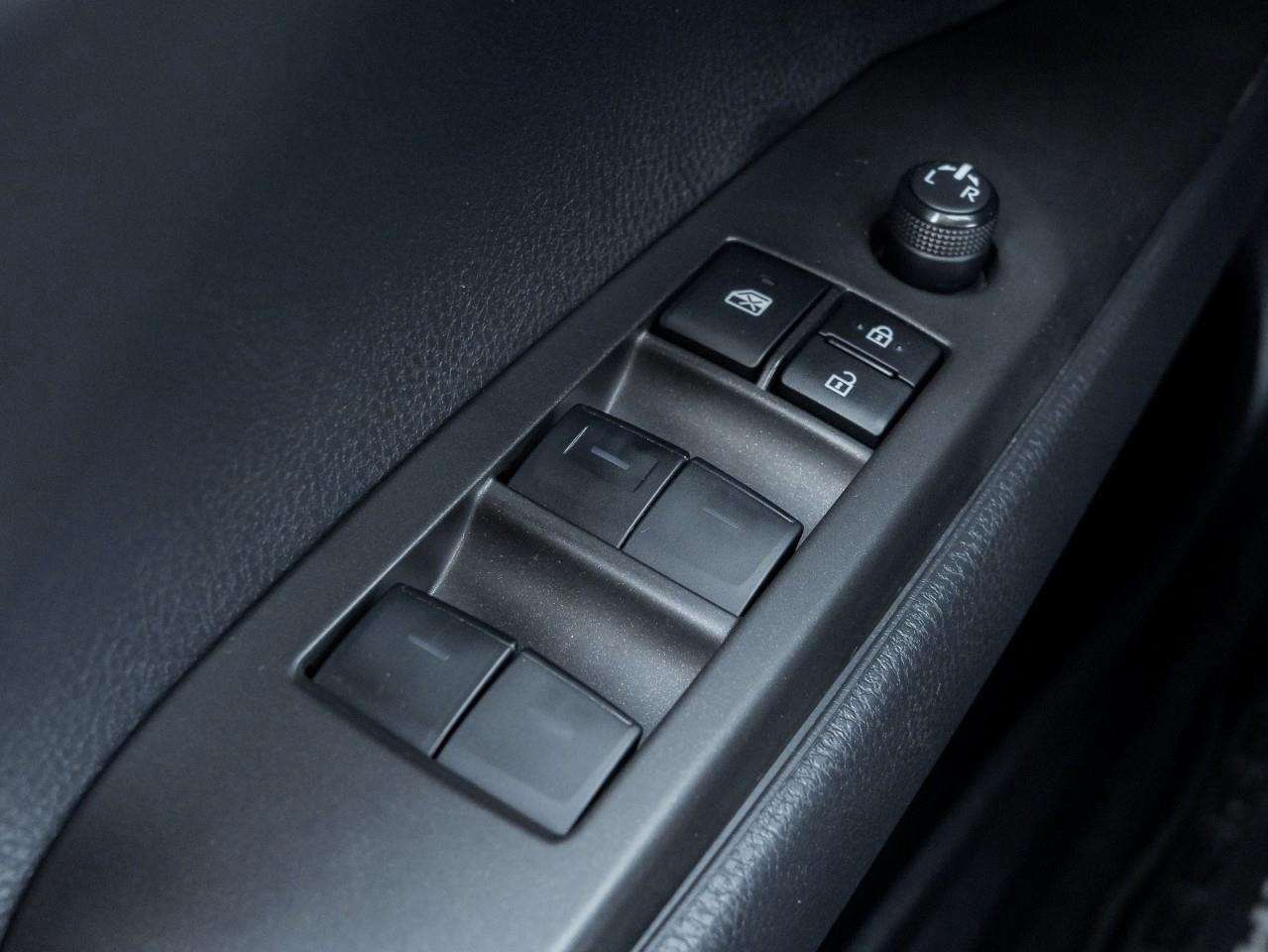 2022 Toyota Camry Hybrid SE 4dr Sedan Photo