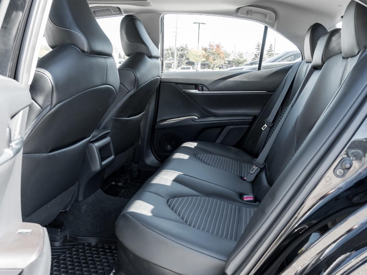 2022 Toyota Camry Hybrid SE 4dr Sedan Photo