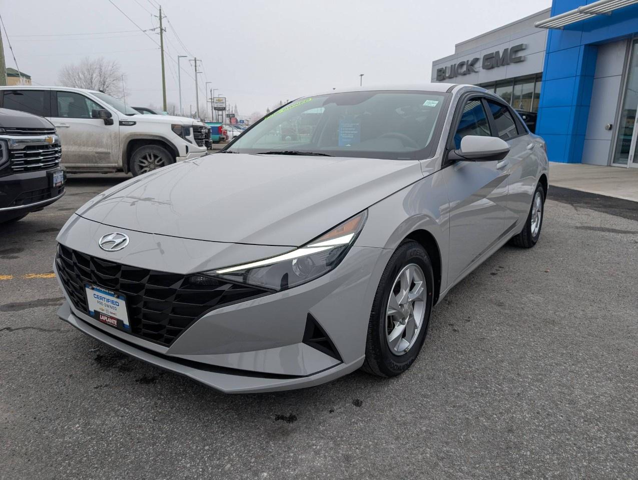 2022 Hyundai Elantra Essential IVT Photo3