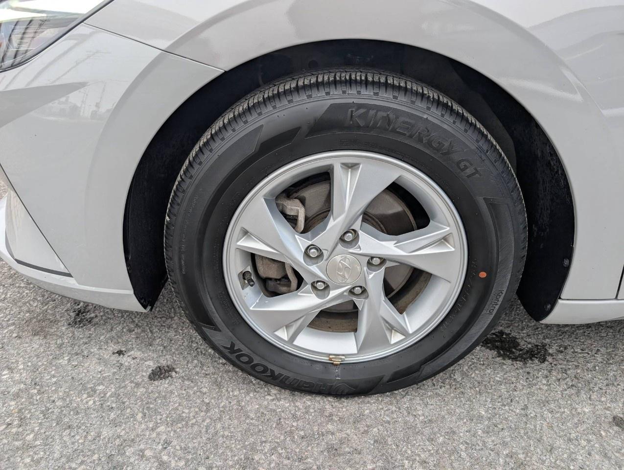 2022 Hyundai Elantra Essential IVT Photo