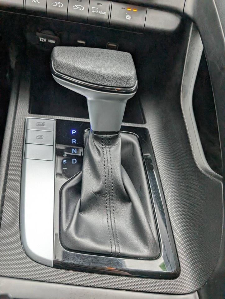 2022 Hyundai Elantra Essential IVT Photo