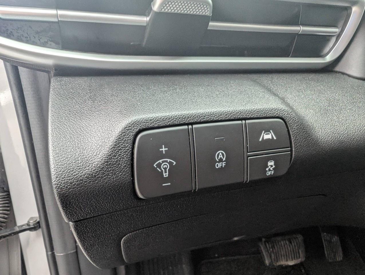 2022 Hyundai Elantra Essential IVT Photo