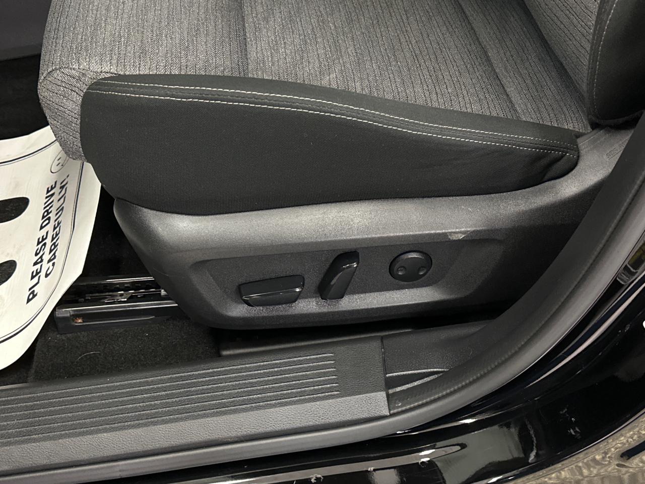 2023 Nissan Rogue SV Moonroof 4dr All-Wheel Drive Sport Utility Photo