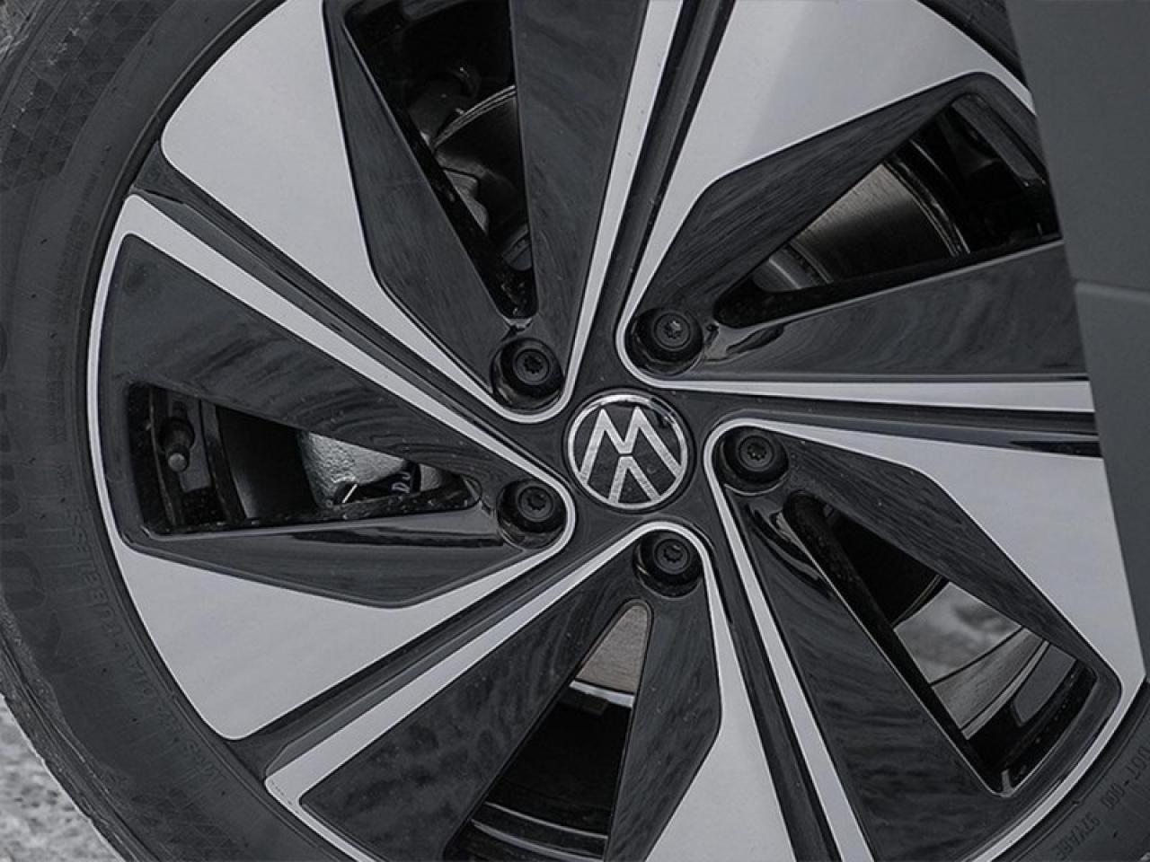 2025 Volkswagen Taos Highline Photo