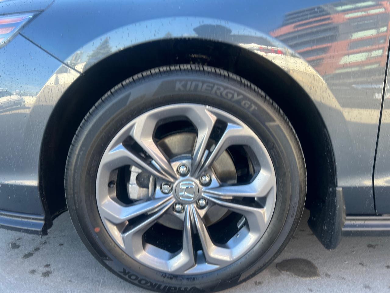 2024 Honda Accord EX 4DR SEDAN Photo