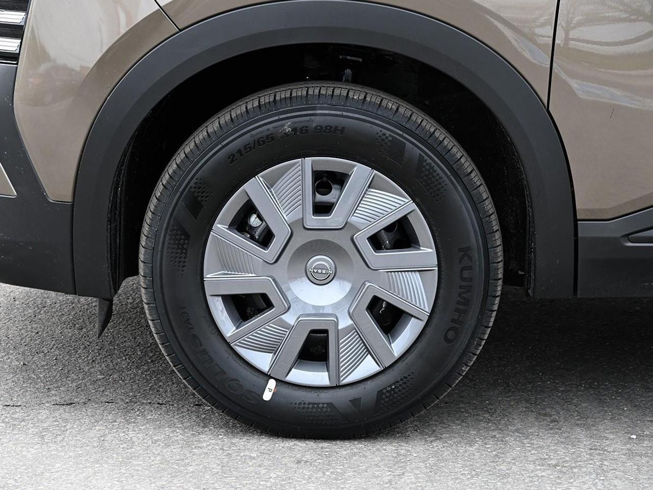 2026 Nissan Kicks S 4dr All-Wheel Drive Photo4