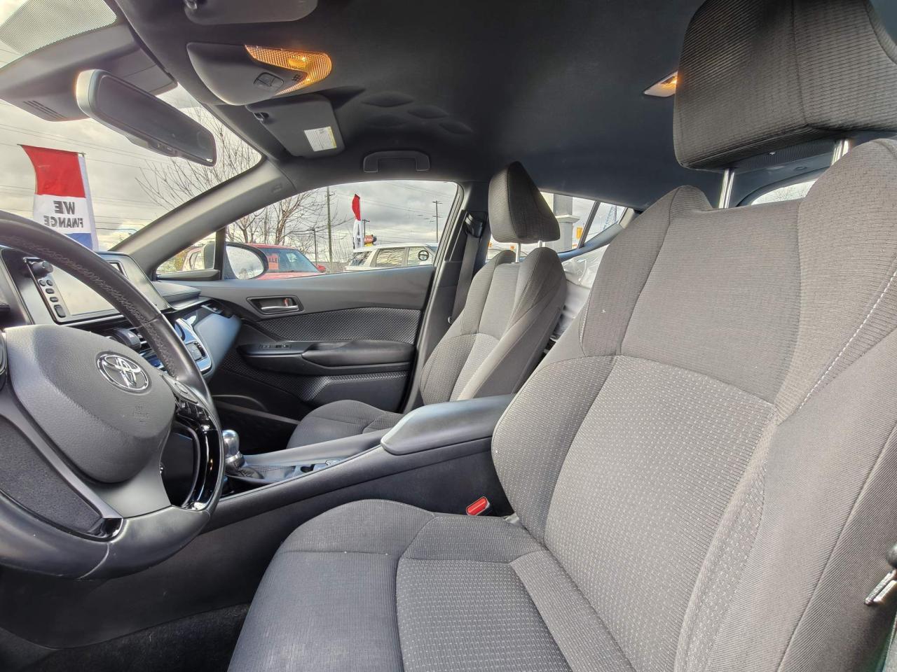 2018 Toyota C-HR XLE 4dr Front-Wheel Drive Sport Utility Photo