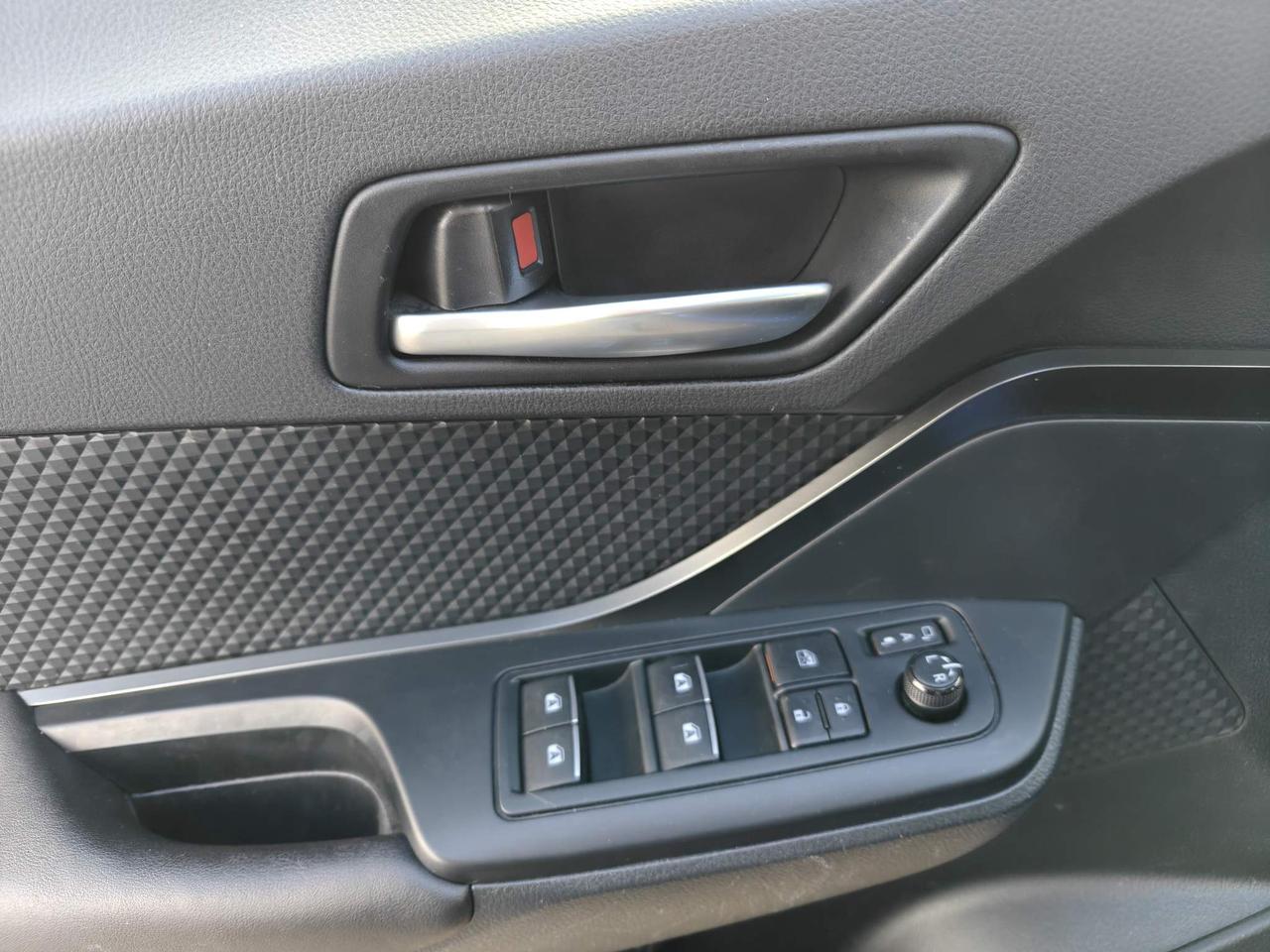 2018 Toyota C-HR XLE 4dr Front-Wheel Drive Sport Utility Photo