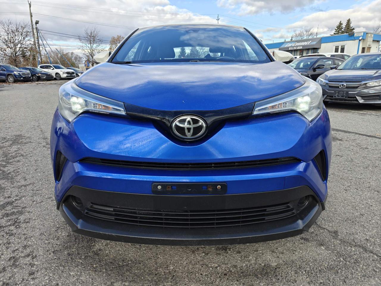 2018 Toyota C-HR XLE 4dr Front-Wheel Drive Sport Utility Photo