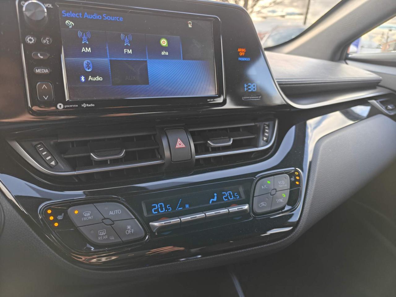 2018 Toyota C-HR XLE 4dr Front-Wheel Drive Sport Utility Photo